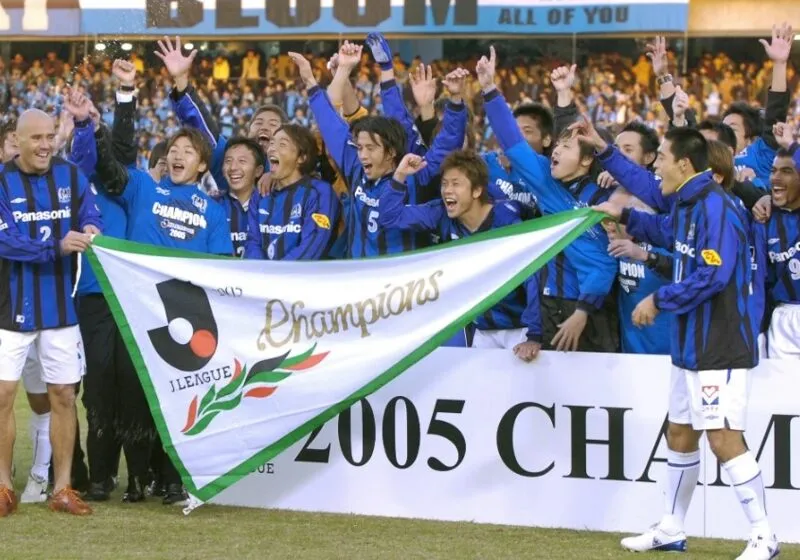 cau-lac-bo-gamba-osaka